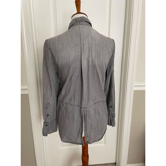 Cloth & Stone Split-back Chambray Top - Picture 2 of 4